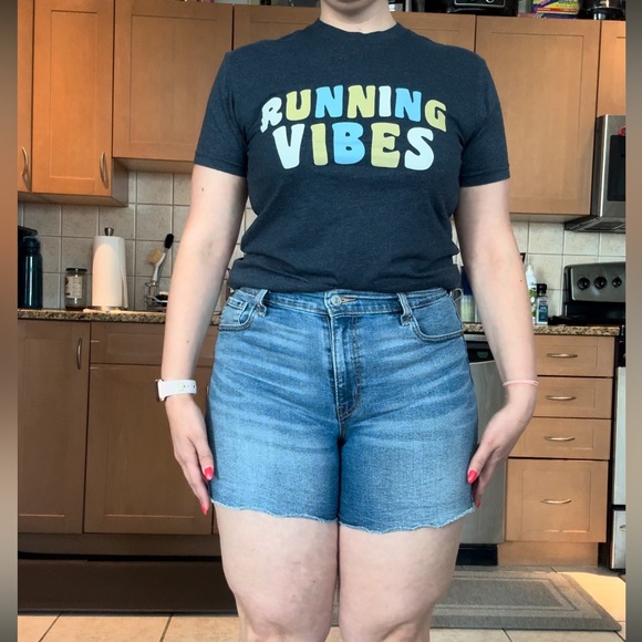 Levi’s Jean shorts - Picture 2 of 4